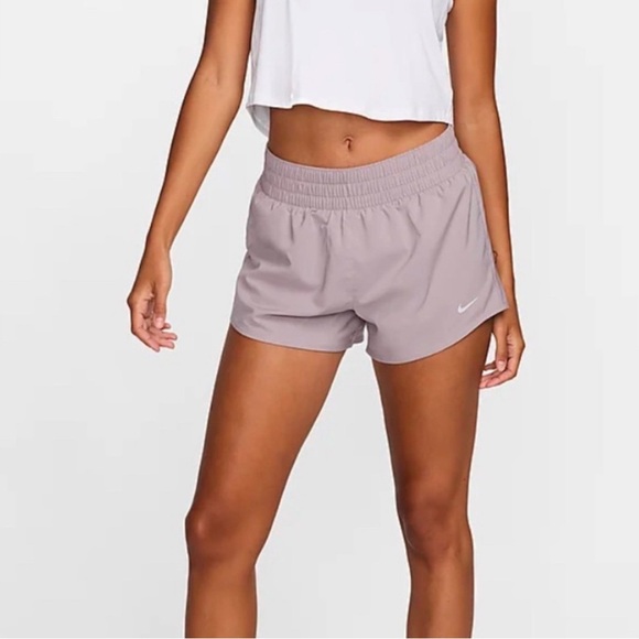 Nike Dri-Fit Women's Light Purple Athletic Shorts Size Small NWT - Picture 1 of 7